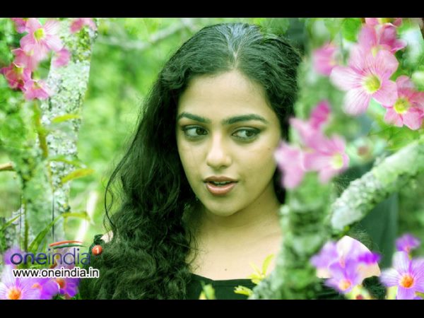 పొట్టి అని కూడా విమర్శించారు
