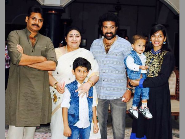 నీకోసం ఏమన్నా చెయ్యాలోయ్ అంటూ...