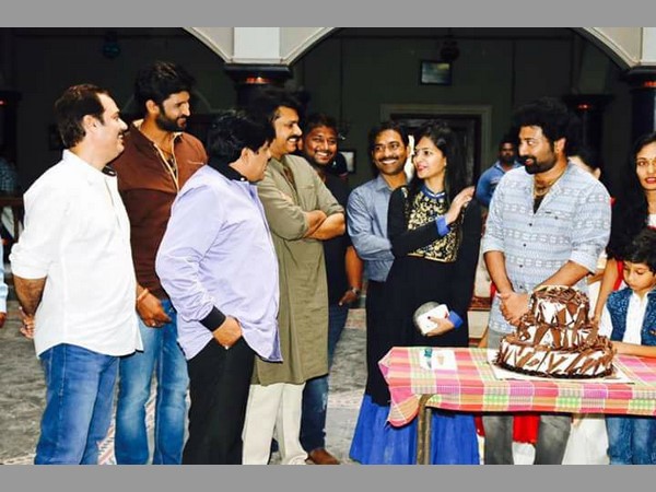 ఏం శివా బ్లాక్ ఫారెస్ట్ కేక్ నచ్చుతుందా