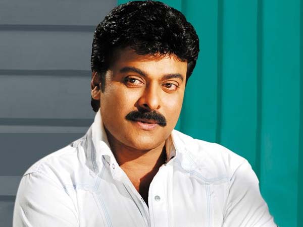 Khaidi No 150: on the sets a female Dancer hugd chiru. Khaidi No 150: on the sets a female Dancer hugd chiru.