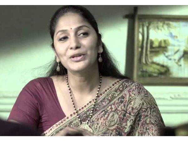 నోరు జారిన యాంకర్ ఝాన్సీ, ప్రముఖుడికి అవమానం, క్షమాపణ!