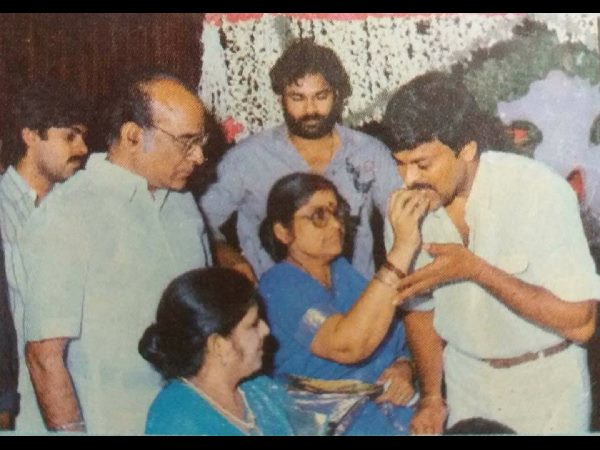 చిరు బర్త్ డే రేర్ పిక్