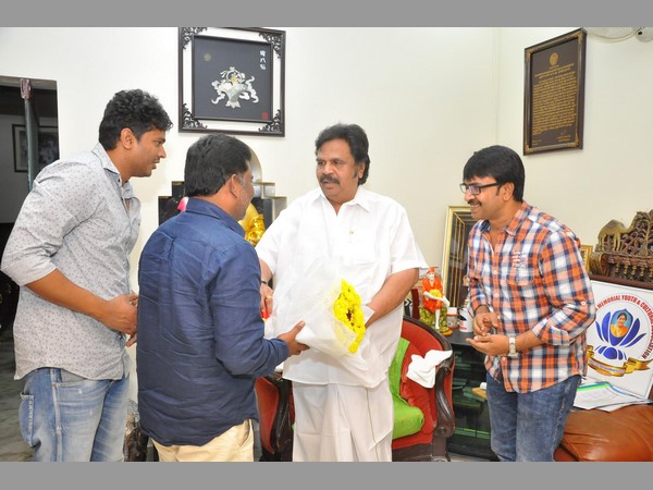 దర్శకరత్న కొనియాడారు: