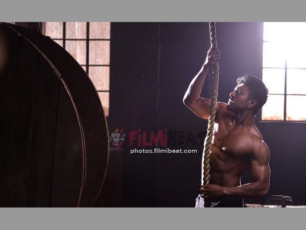 కొద్దిగా స్లో