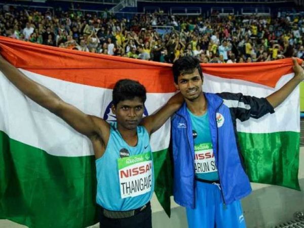జాతీయ హీరో కథ :