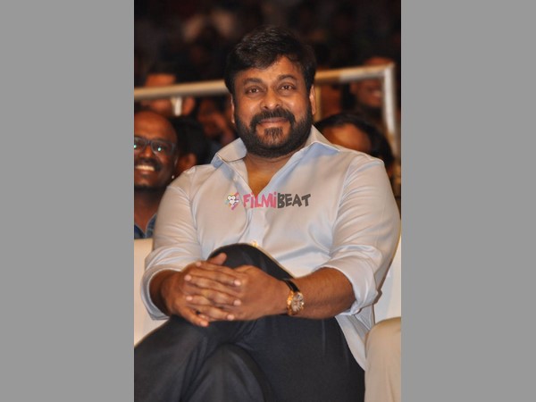 రెండు క్యారెక్టర్లు