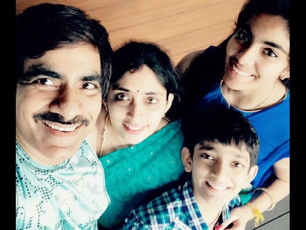 Actor Ravi teja selfie viral in Social media Actor Ravi teja selfie viral in Social media