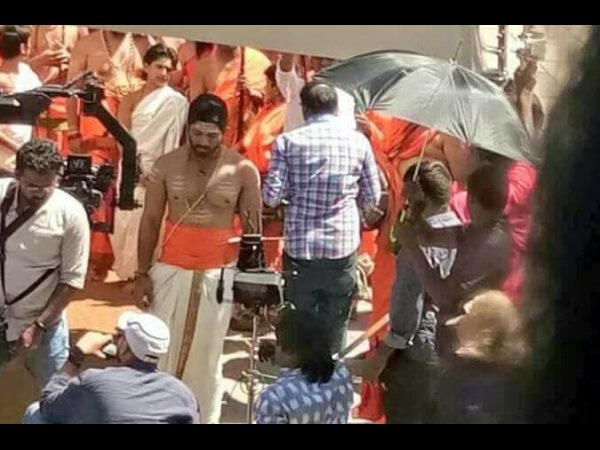 హీరోయిన్ హెల్ప్ చే్స్తుంది: