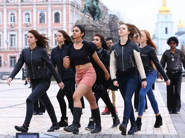 తమిళంలో కార్తీతో సినిమా చేస్తున్నా..