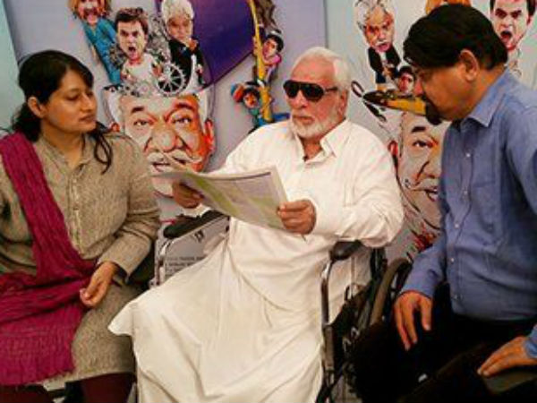 2015లో ఓ హిందీ చిత్రం ఆడియో ఆవిష్కరణలో ఖాదర్ కనిపించారు