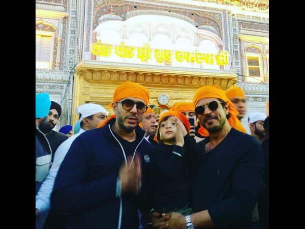 Shah Rukh Khan visited Swarna Temple with his son Abram Shah Rukh Khan visited Swarna Temple with his son Abram