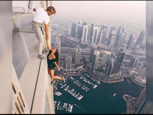 Russian model slammed for dangerous photography stunt Russian model slammed for dangerous photography stunt