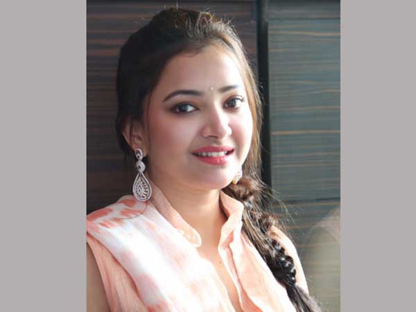 వరుణ్ ధావన్తో జతకట్టిన మెరుపుతీగ