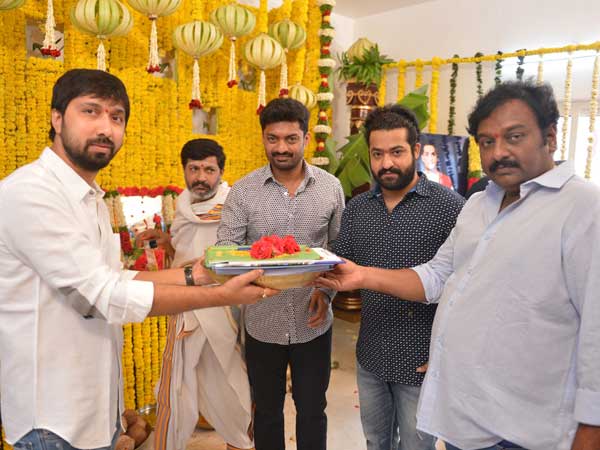 కేవలం ధియోటర్ రైట్స్ కు