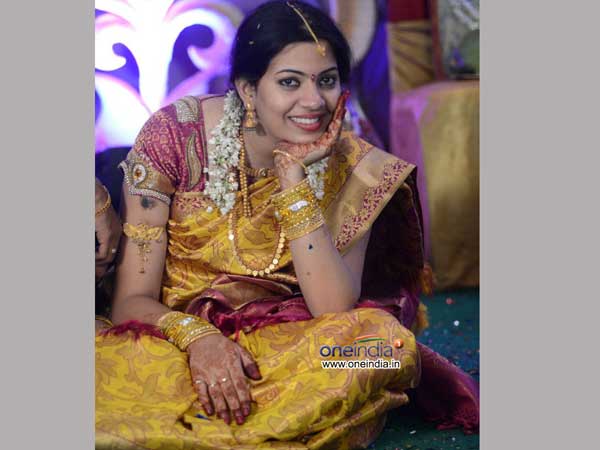 చిత్రకు పిచ్చిపట్టిందని