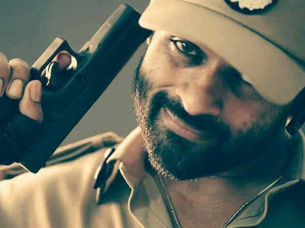 పవర్ ఫుల్ పోలీస్ పాత్రలో