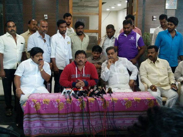 ప్రభుత్వంపైనా విమర్శలు
