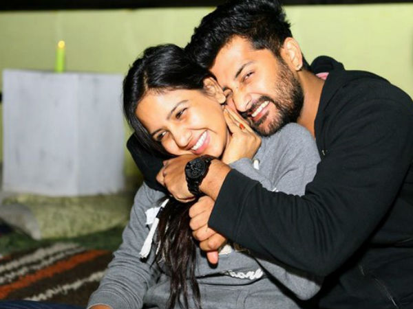 అనుమానం వ్యక్తం చేస్తున్న స్నేహితులు