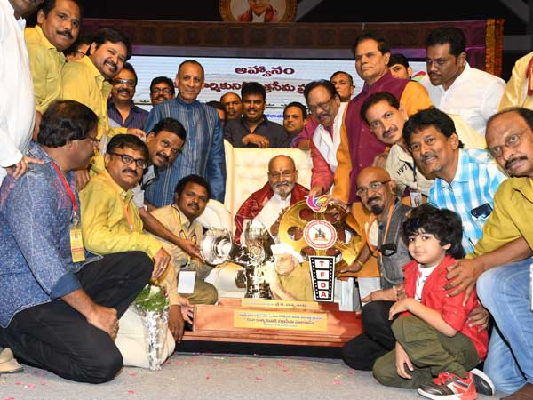 ప్రైవేటు కార్యక్రమాలకు వెళ్తారే..