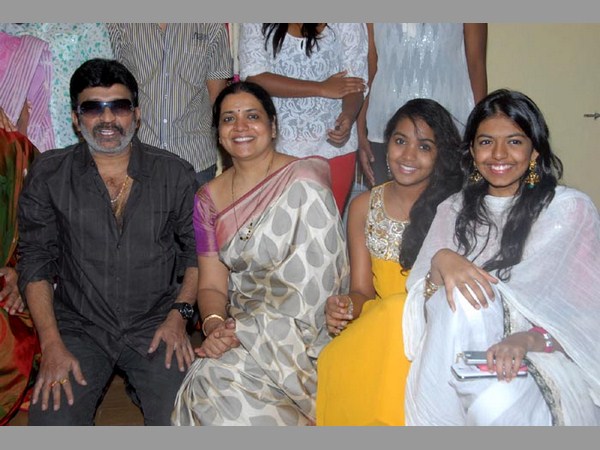 రాజశేఖర్ వాహనంపై దాడి
