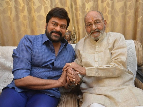 సన్మానించుకోవడంలో తప్పులేదు