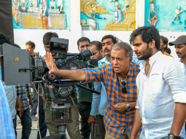 తెరముందు.. తెరవెనుక