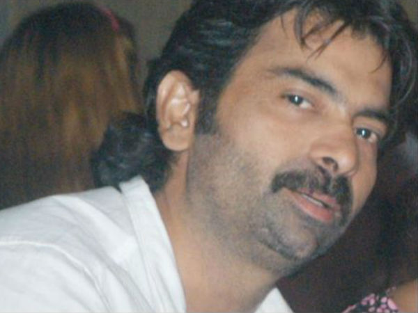 స్నేహితుడి పార్టీలో మద్యం..