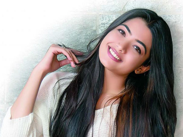 యష్ ఎక్కువ ఫొజులు కొడుతాడు..