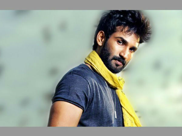 పారిస్లో నాకు, మనోజ్కు చేదు అనుభవం