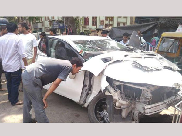 వారు కాపాడుతున్నారనే ఆరోపణలు