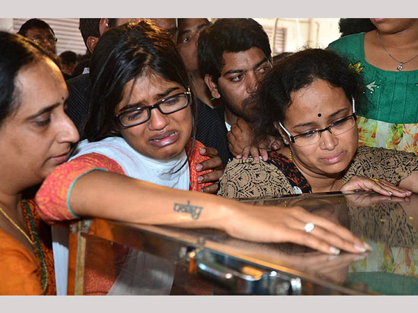 నాన్న వేరే అమ్మాయితో ఉంటున్నాడు, ఉదయ్కి నచ్చలేదు