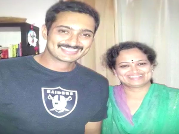 అమ్మ వద్ద గోల్డ్, సిల్వర్
