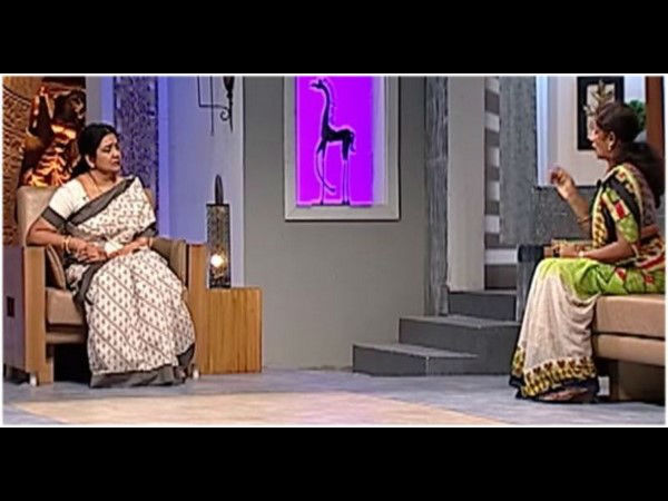 కుక్కను కూర్చోపెట్టినా