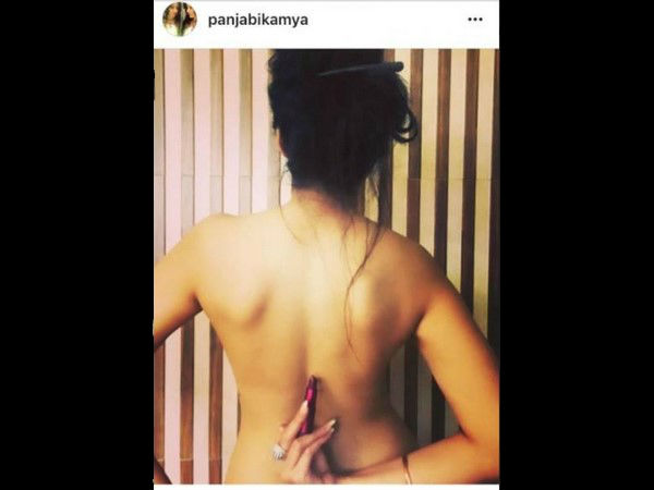 బట్టలను విప్పేసి