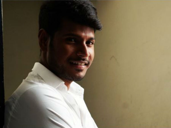 థియేటర్లో పనిచేసే కోటిపల్లి శివగా