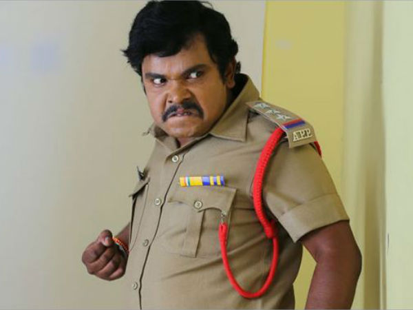 టెలివిజన్ తెరపై బర్నింగ్ స్టార్