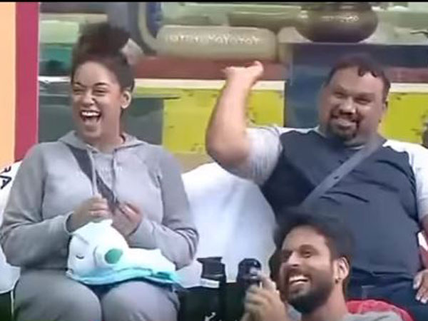 బయటకు రావాలంటే కష్టం