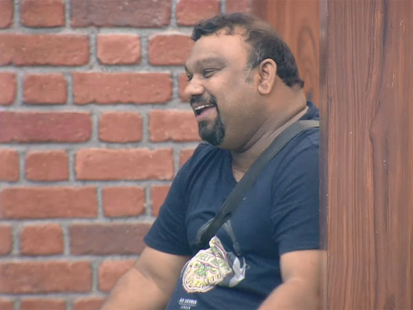 పట్టిపట్టనట్టు కత్తి మహేశ్ తదితరులు