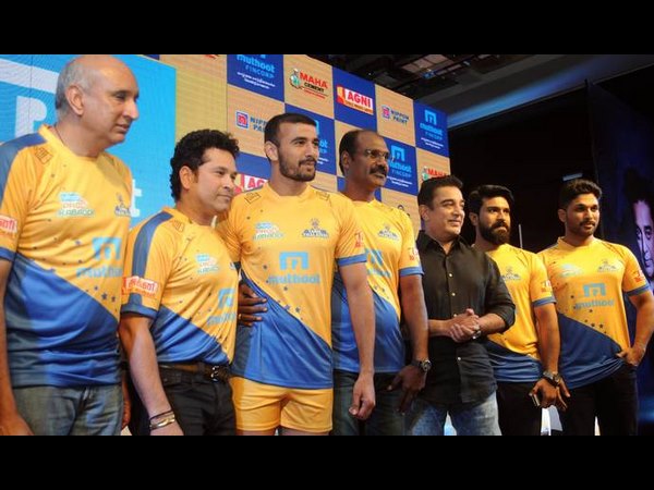 సచిన్ చేతుల మీదుగా జెర్సీ ఆవిష్కరణ