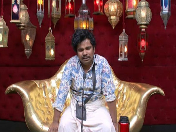 సీక్రెట్ రూమ్లో