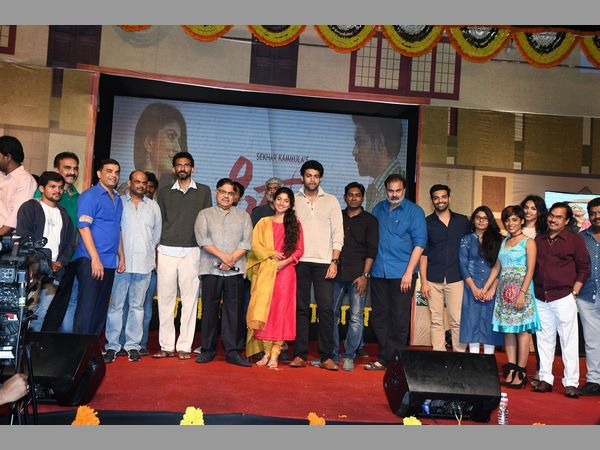తెలంగాణ మట్టివాసన విదేశాలకు చాటి చెప్పారు