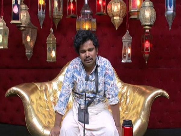 కంటతడి పెట్టుకున్నాడు