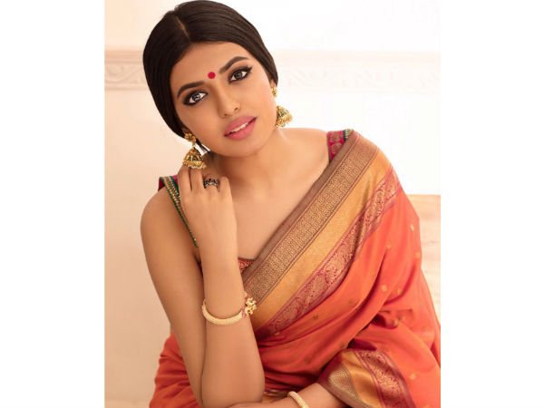Rajasekhar Daughter Shivani is Making Her Debut in Films Rajasekhar Daughter Shivani is Making Her Debut in Films