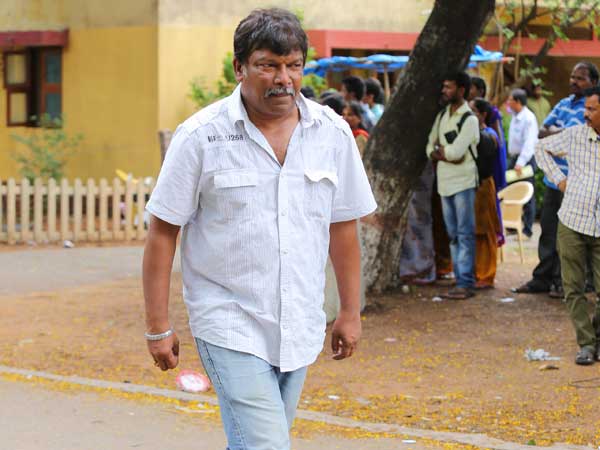 దగుల్బాజీగా సినిమాలు తీసేసి