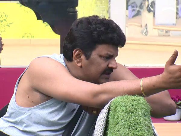 లోపల కనిపించేది వేరు..