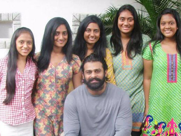 ముగ్గురు చెల్లెళ్లకు ప్రియమైన అన్నయ్య