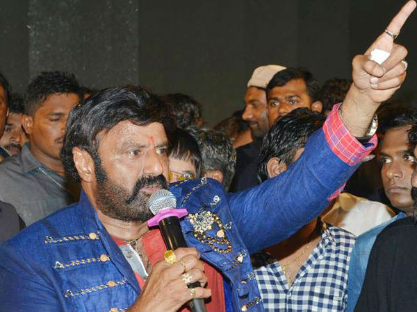 అభిమానం అనే ఆనకట్టలు తెగాయి