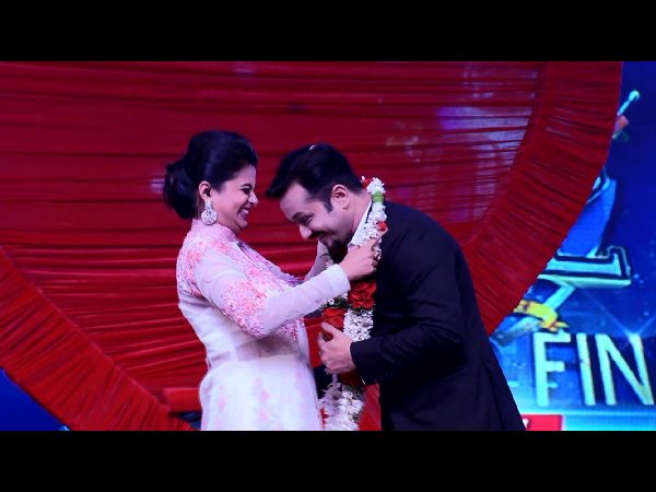 గ్రాండ్గా రిసెప్షన్