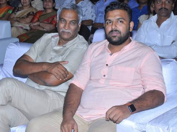 నువ్వేమైనా హెల్ప్ చేస్తవా?