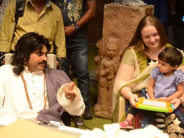 రేణూ దేశాయ్ పిల్లలకు..